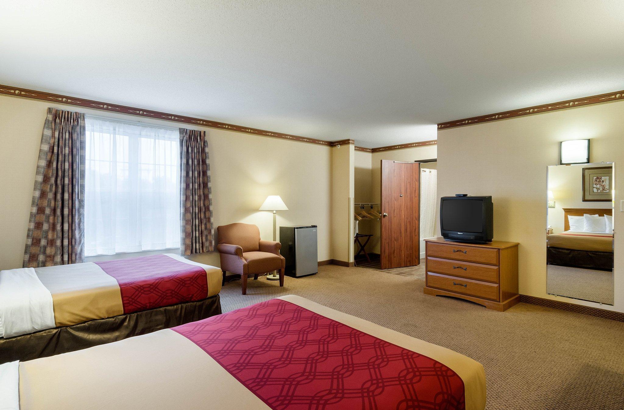 Econo Lodge Hadley Near University Exterior foto