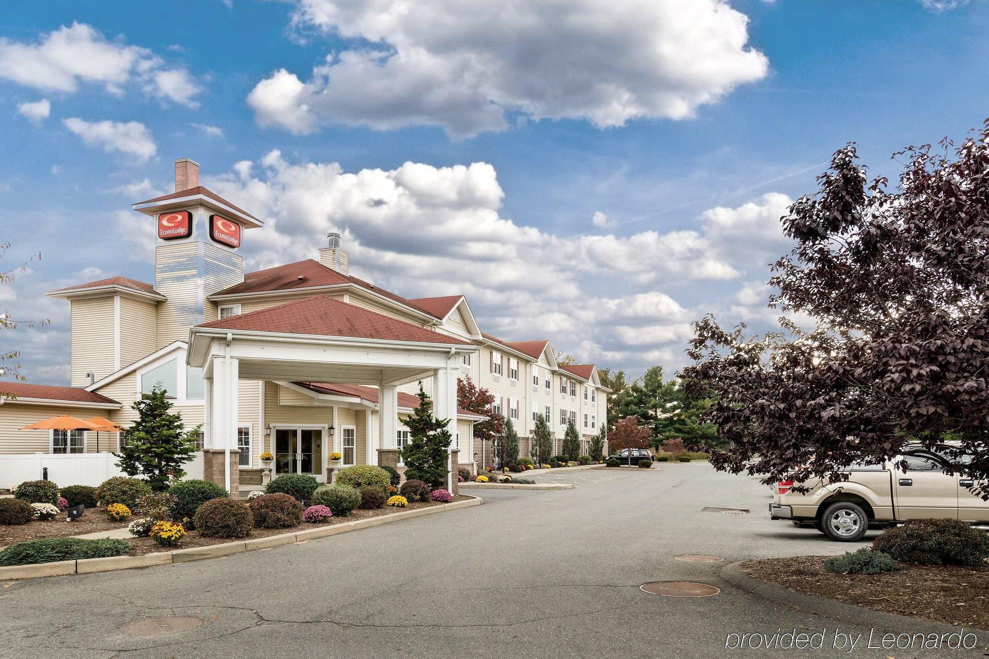 Econo Lodge Hadley Near University Exterior foto